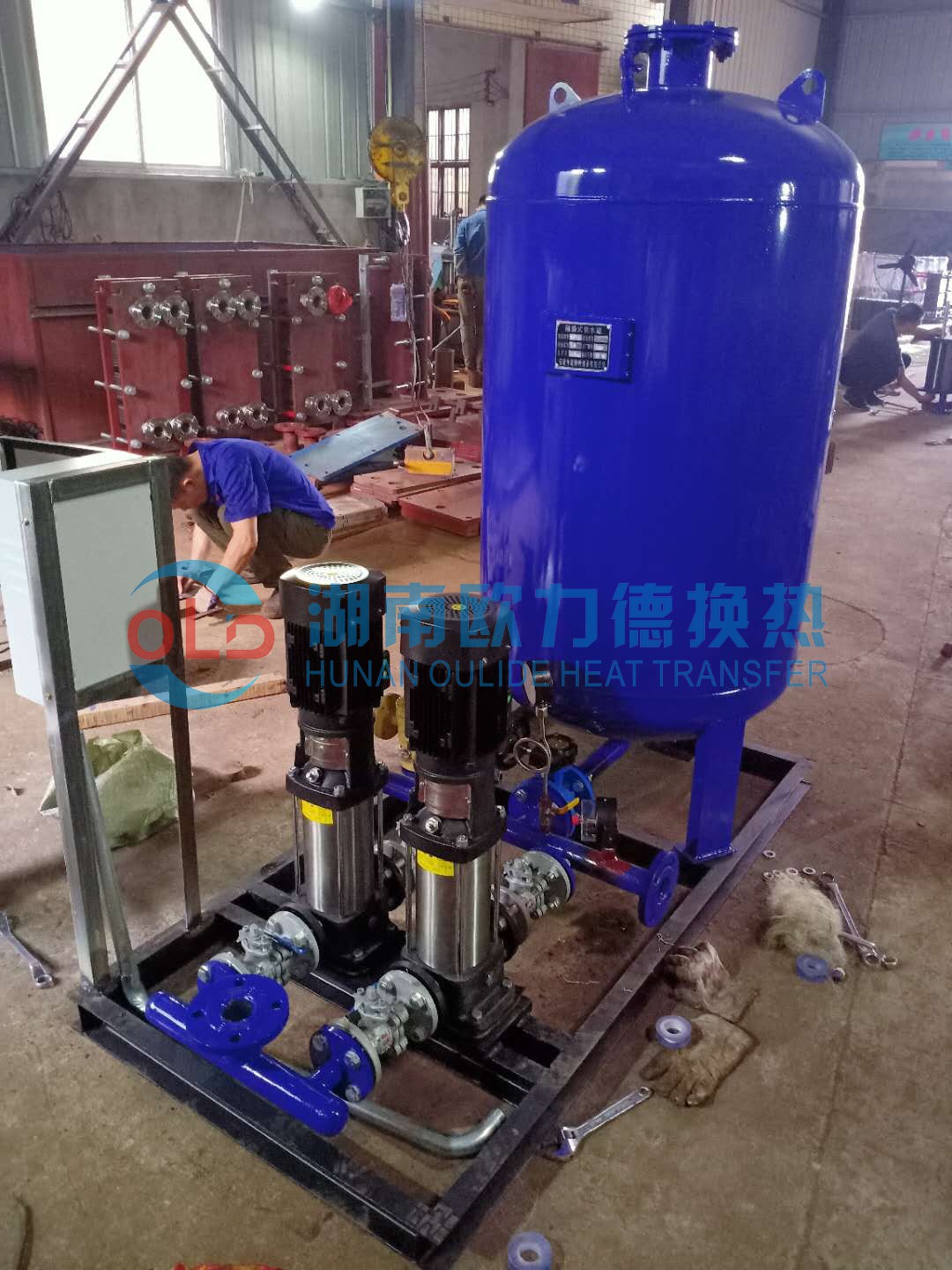 板式換熱器,板式換熱器機(jī)組,鈦材板式換熱器,板式冷凝器,全焊接板式換熱器,釬焊板式換熱器,衛(wèi)生級板式換熱器,寬流道板式換熱器,容積式換熱器,盤管換熱,換熱設(shè)備,板式冷卻器,換熱器廠家,換熱設(shè)備